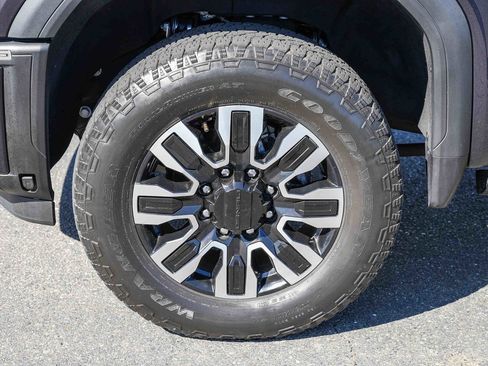 Used 2024 GMC Sierra 2500 Denali Ultimate AWD/4WD image 9