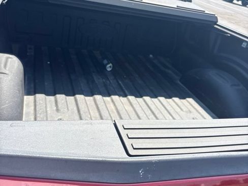 Used 2019 Ford F150 Lariat w/ Equipment Group 502A Luxury AWD/4WD image 14