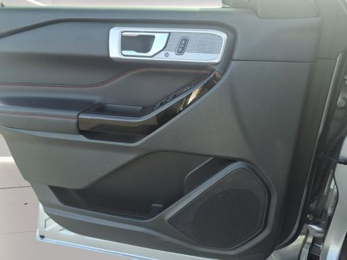 Used 2023 Ford Explorer ST-Line w/ Class IV Trailer Tow Package image 12