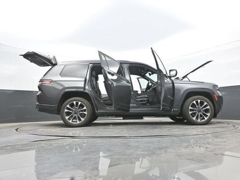 Used 2021 Jeep Grand Cherokee L Overland w/ Luxury Tech Group IV AWD/4WD image 70