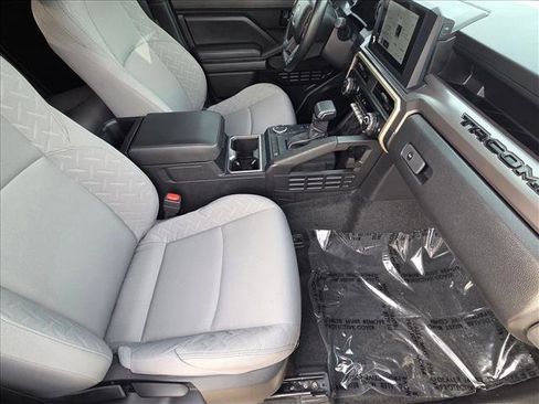 Certified 2025 Toyota Tacoma SR5 image 19