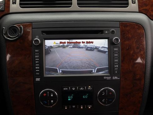 Used 2013 Chevrolet Avalanche LTZ image 35