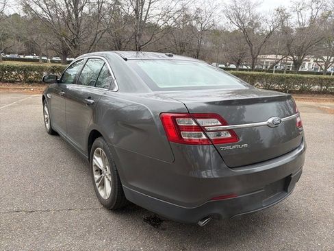 Used 2018 Ford Taurus SEL w/ Equipment Group 201A image 8