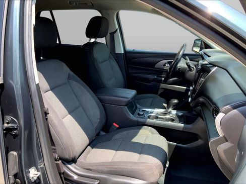 Used 2019 Chevrolet Traverse LT FWD image 8