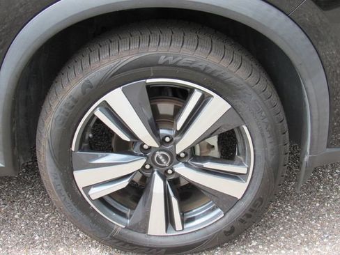 Certified 2023 Nissan Rogue SL AWD/4WD image 11