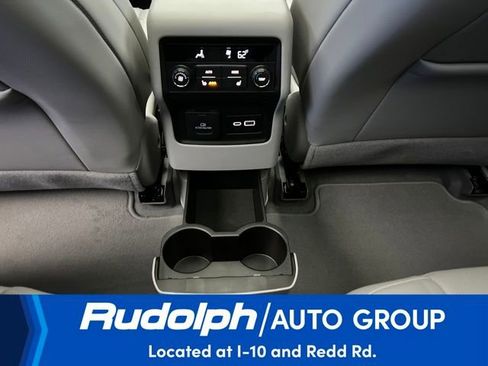 Used 2023 GMC Acadia SLT w/ Preferred Package image 32