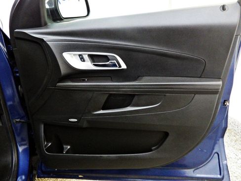 Used 2017 Chevrolet Equinox Premier w/ Enhanced Convenience Package AWD/4WD image 12