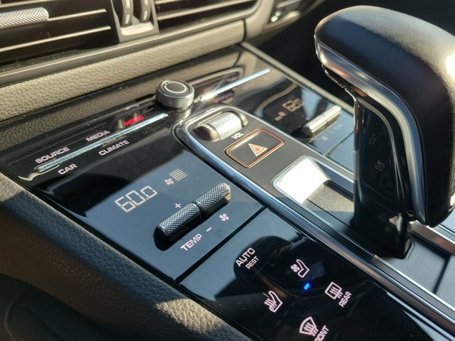 Certified 2023 Porsche Cayenne AWD/4WD image 36