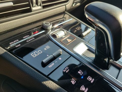 Certified 2023 Porsche Cayenne AWD/4WD image 36