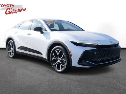 Used 2026 Toyota Crown XLE image 4