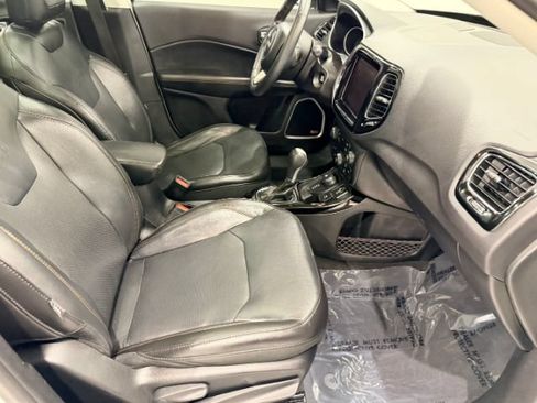 Used 2018 Jeep Compass Limited w/ Navigation Group AWD/4WD image 37