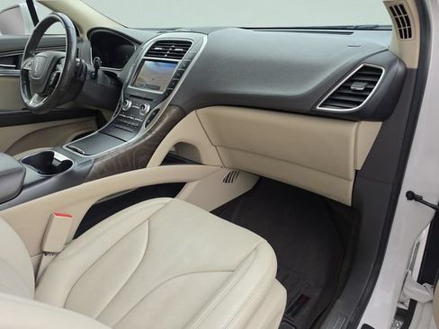Used 2019 Lincoln Nautilus Reserve FWD image 17