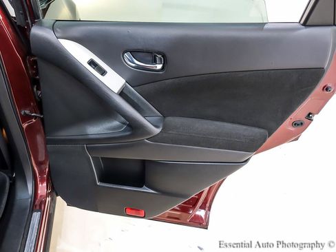 Used 2011 Nissan Murano SV AWD/4WD image 29