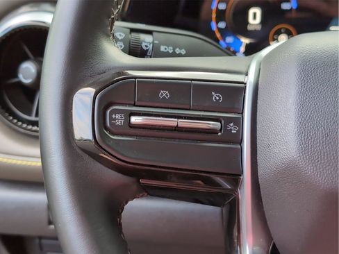 Used 2024 Chevrolet Colorado ZR2 w/ Technology Package AWD/4WD image 26