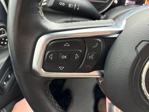 Used 2018 Jeep Wrangler Unlimited Sahara AWD/4WD image 11
