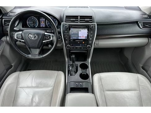 Used 2015 Toyota Camry XLE w/ Advanced Technology Package FWD image 15