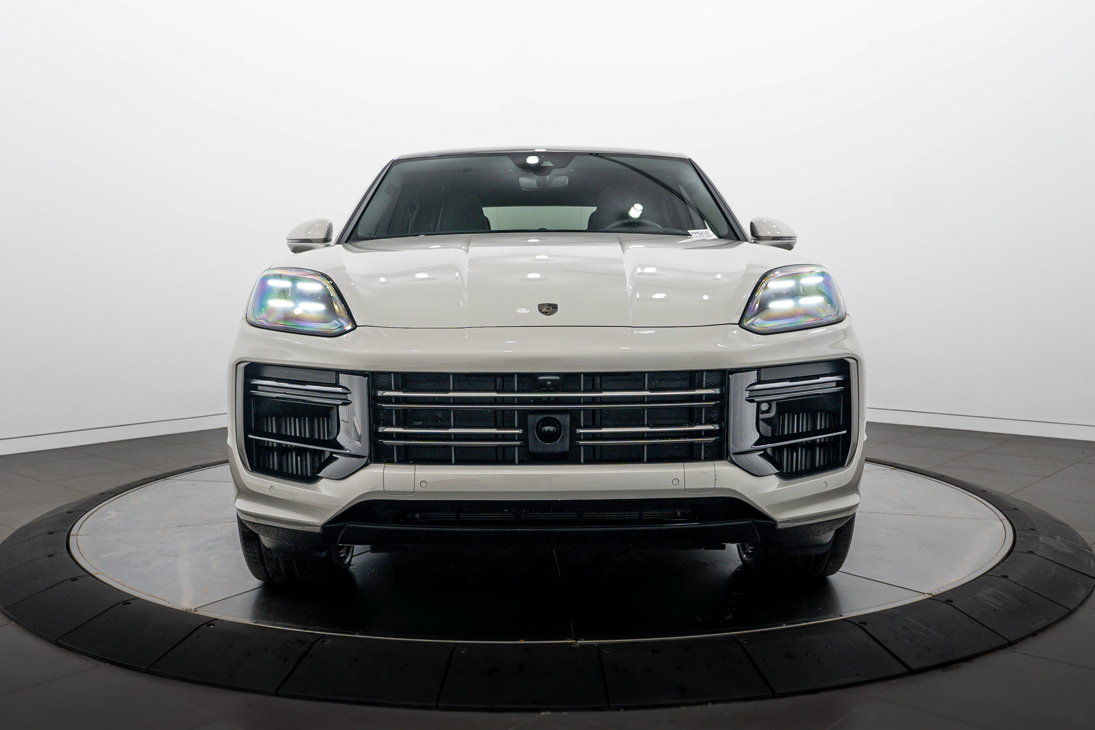 Certified 2025 Porsche Cayenne Turbo AWD/4WD image 10