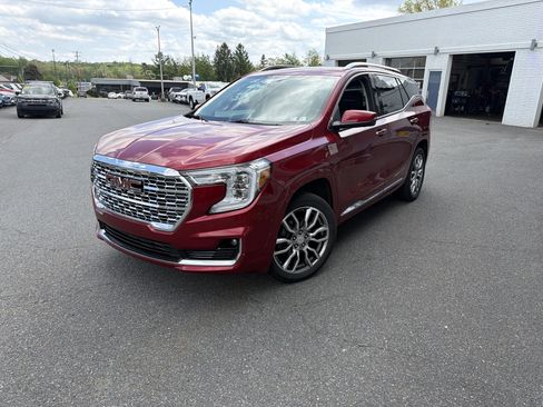 Used 2023 GMC Terrain Denali w/ Denali Premium Package AWD/4WD image 6