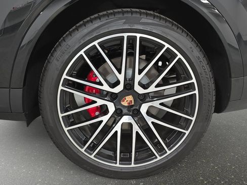 Used 2026 Porsche Cayenne S AWD/4WD image 28
