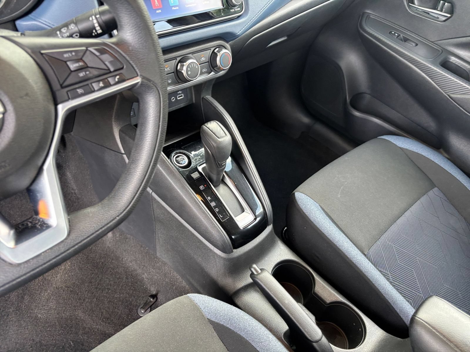 Used 2025 Nissan Versa SV FWD image 38