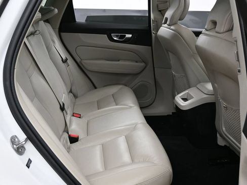 Used 2024 Volvo XC60 B5 Core w/ Protection Package Premier AWD/4WD image 17