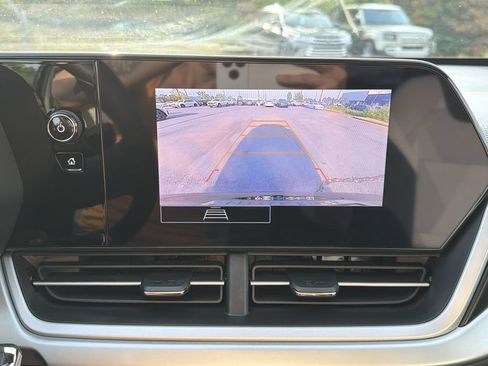 Used 2024 Chevrolet Trax LS FWD image 27