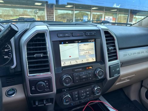 Used 2018 Ford F250 Lariat w/ Lariat Ultimate Package image 3