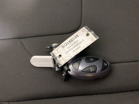 New 2025 Hyundai Elantra Blue image 30