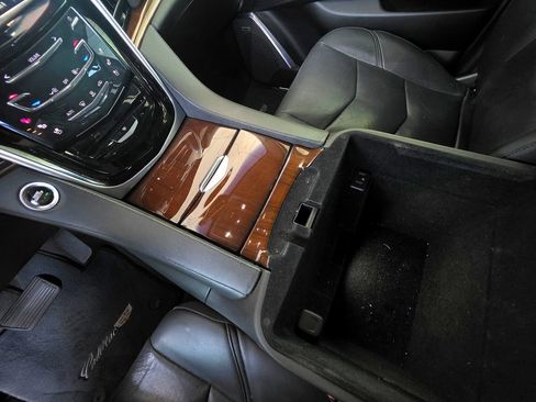 Used 2019 Cadillac Escalade Luxury AWD/4WD image 48