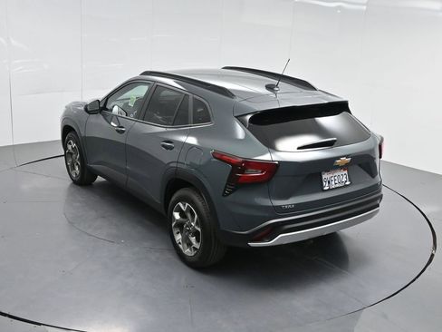 Used 2025 Chevrolet Trax LT w/ Driver Confidence Package FWD image 56