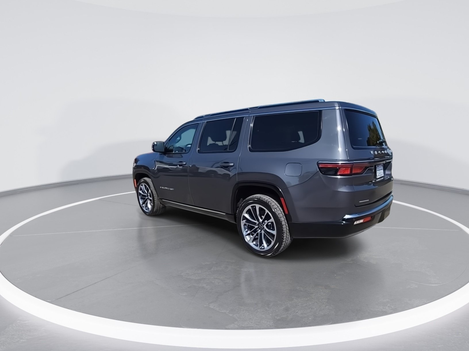 Used 2022 Jeep Wagoneer Series III w/ Premium Group I AWD/4WD image 6