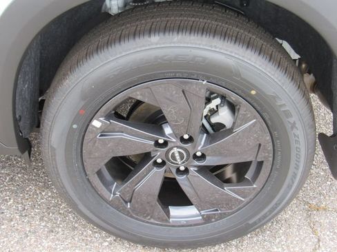 New 2026 Nissan Rogue SV FWD image 12