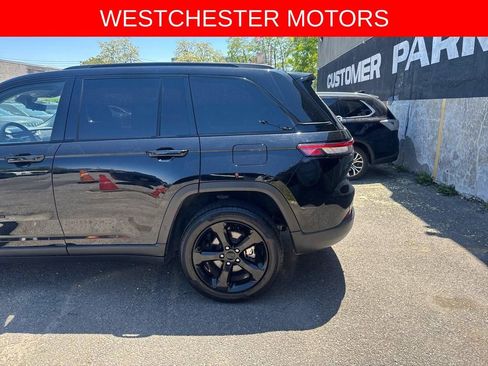 Used 2023 Jeep Grand Cherokee Limited w/ Luxury Tech Group II AWD/4WD image 9