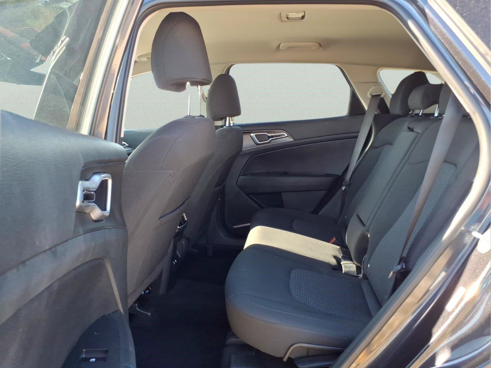 Used 2026 Kia Sportage LX FWD image 11
