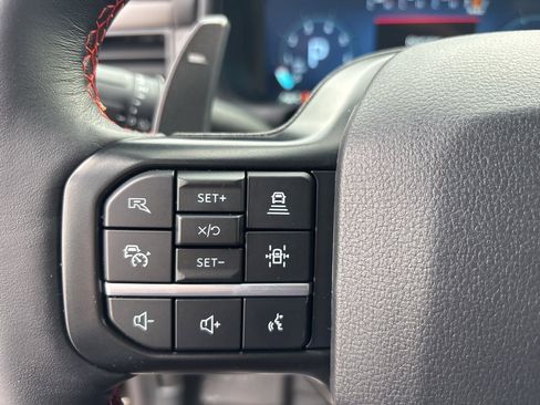 Used 2022 Ford Explorer Limited w/ Equipment Group 301A image 31