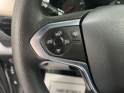 Used 2022 Chevrolet Traverse LS image 13