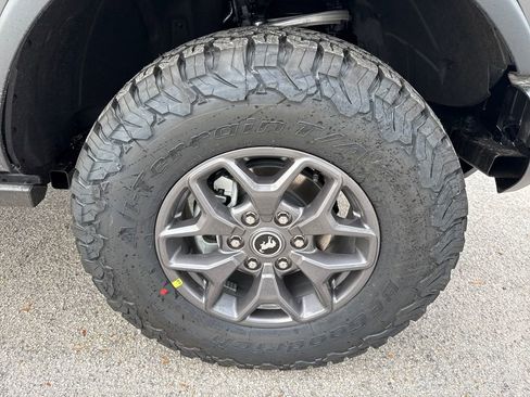 New 2025 Ford Bronco Badlands image 11