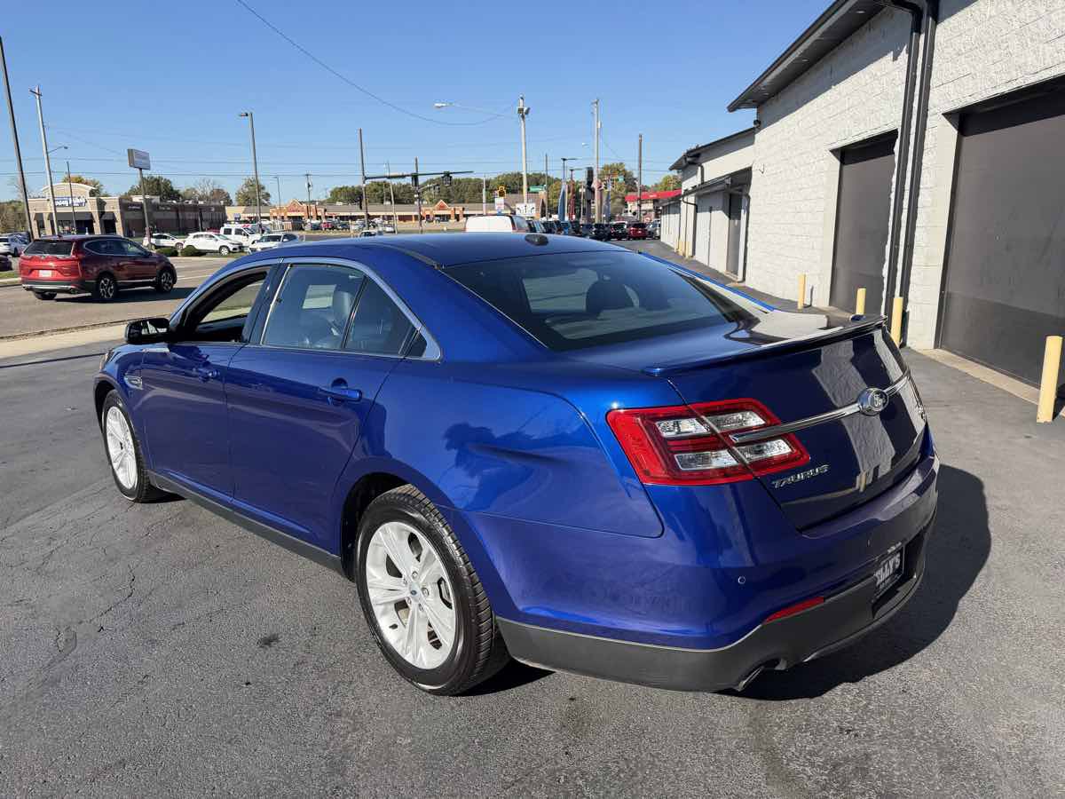 Used 2015 Ford Taurus SEL w/ Equipment Group 201A AWD/4WD image 3