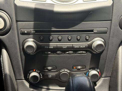 Used 2018 Nissan 370Z Touring image 25