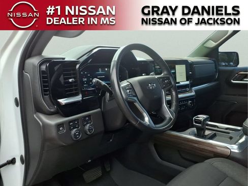 Used 2023 Chevrolet Silverado 1500 LT Trail Boss AWD/4WD image 11