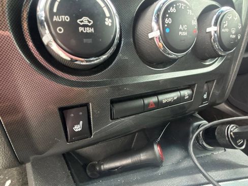 Used 2013 Dodge Challenger SXT RWD image 27