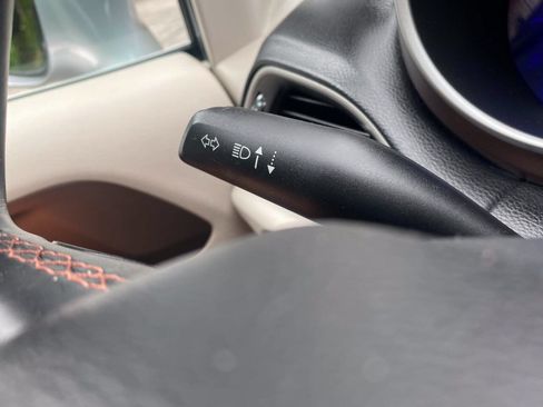 Used 2017 Chrysler Pacifica Touring-L FWD image 25