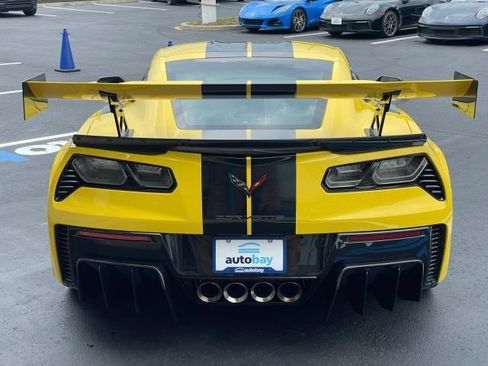 Used 2016 Chevrolet Corvette Z06 w/ Z07 Performance Package RWD image 13