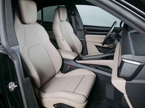 Certified 2025 Porsche Macan 4S Electric image 11