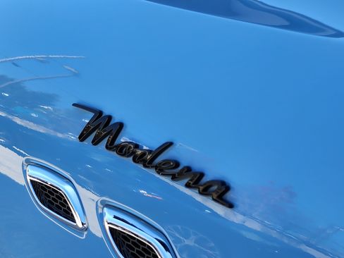 Used 2022 Maserati Levante Modena AWD/4WD image 9