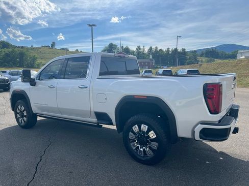 Used 2024 GMC Sierra 3500 Denali w/ Denali Reserve Package AWD/4WD image 3