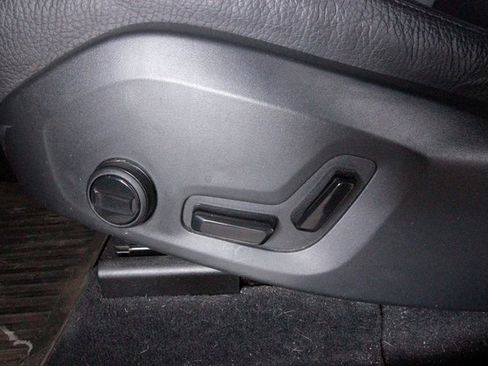 Certified 2023 Volvo XC60 B5 Plus w/ Protection Package Premier image 12