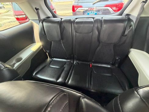 Used 2022 Kia Carnival LX FWD image 13