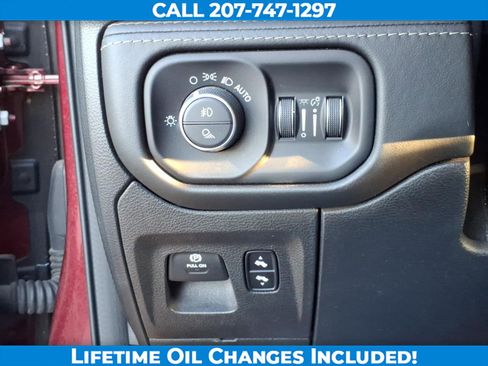 Used 2019 RAM 1500 Limited AWD/4WD image 18
