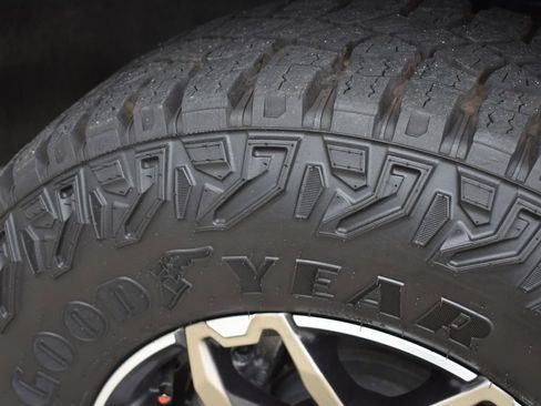 Certified 2024 Chevrolet Colorado ZR2 image 35